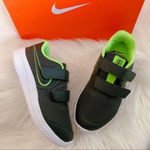 Size 10C Nike Boys Star Runner 2
